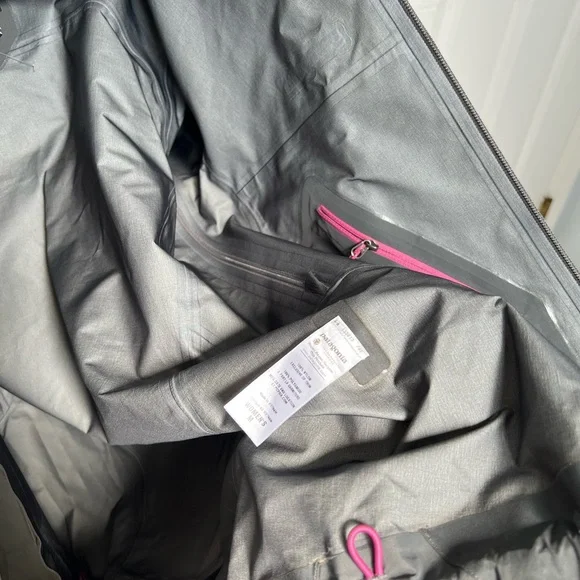 Patagonia super alpine goretex jacket - Picture 10 of 13